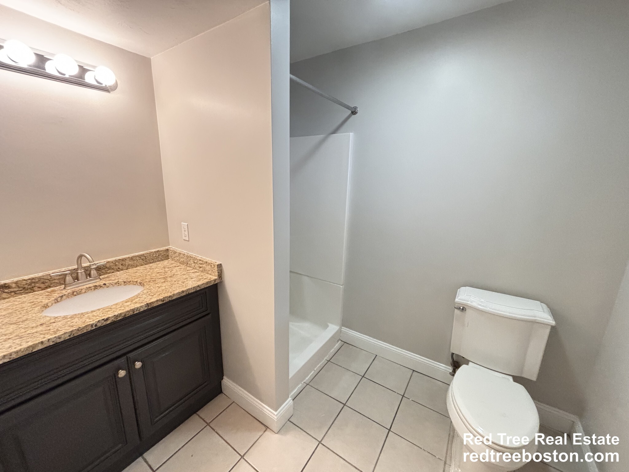 Building Photo - 10 Strathmore Rd