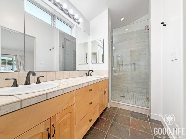 Building Photo - Bright 3BD/2BA Single-Family Home in La Mesa with Large Yard, In-Unit Laundry & Spacious Garage