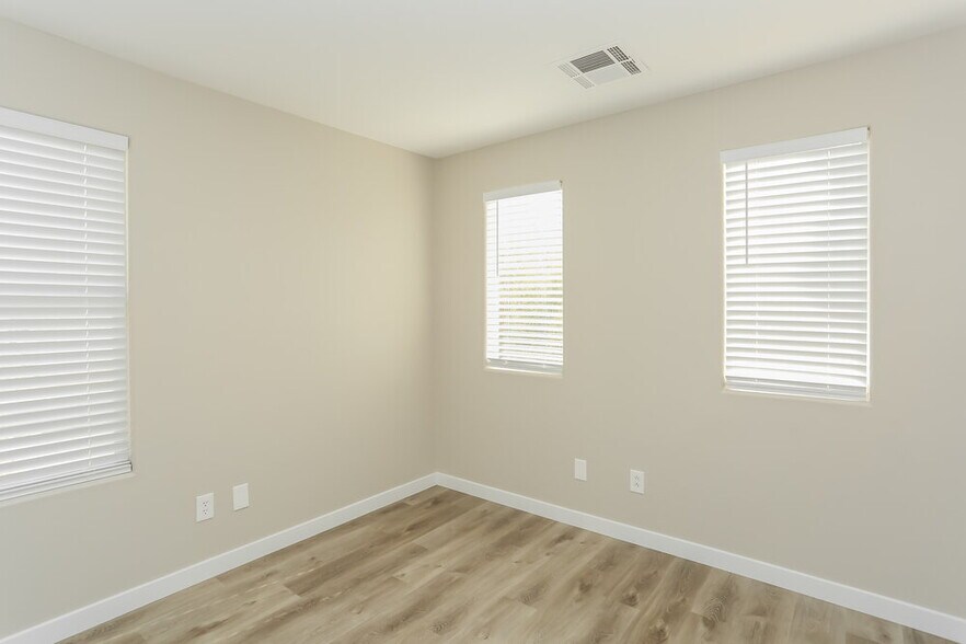 Building Photo - 8325 New Leaf Ave