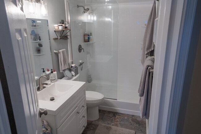 Building Photo - 60 Rantoul St