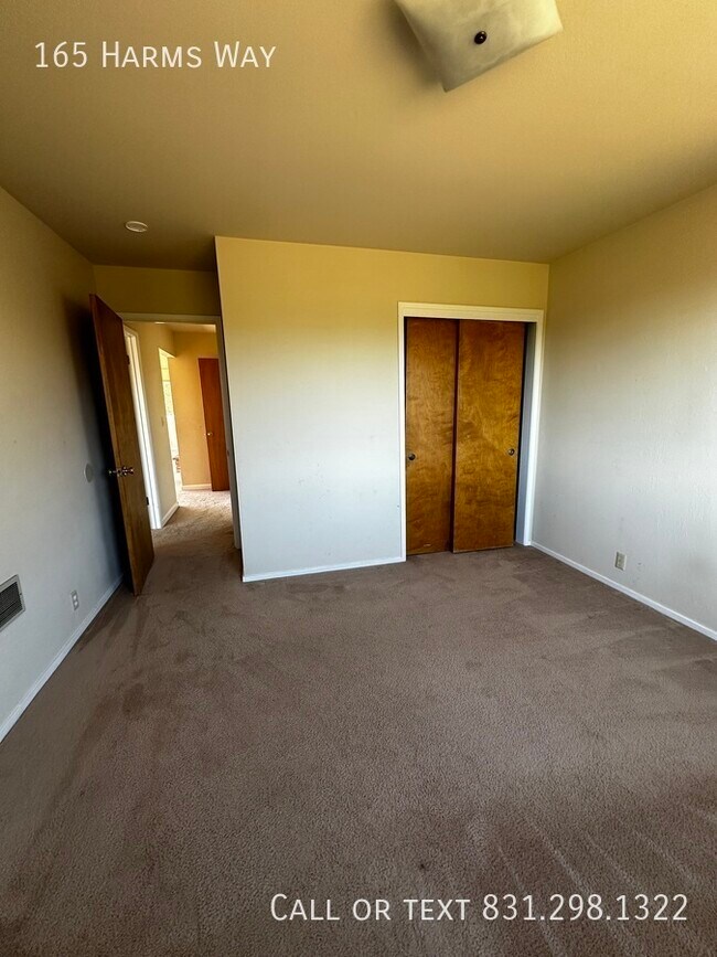 Building Photo - Expansive 4 Bed, 2 Bath La Selva Beach Hom...