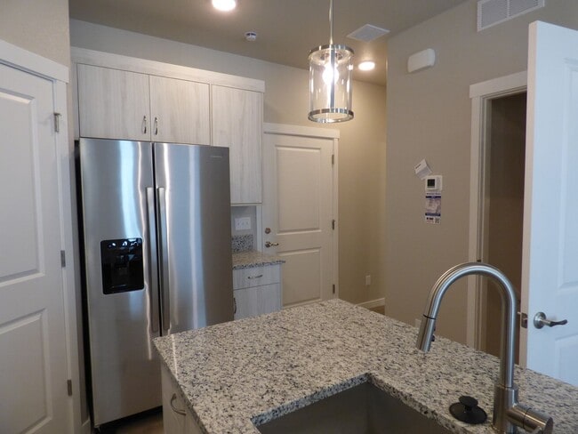 Building Photo - Merry Christmas!  This home is available now, with December rent free!