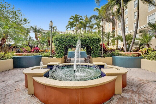 Building Photo - 520 SE 5 Ave