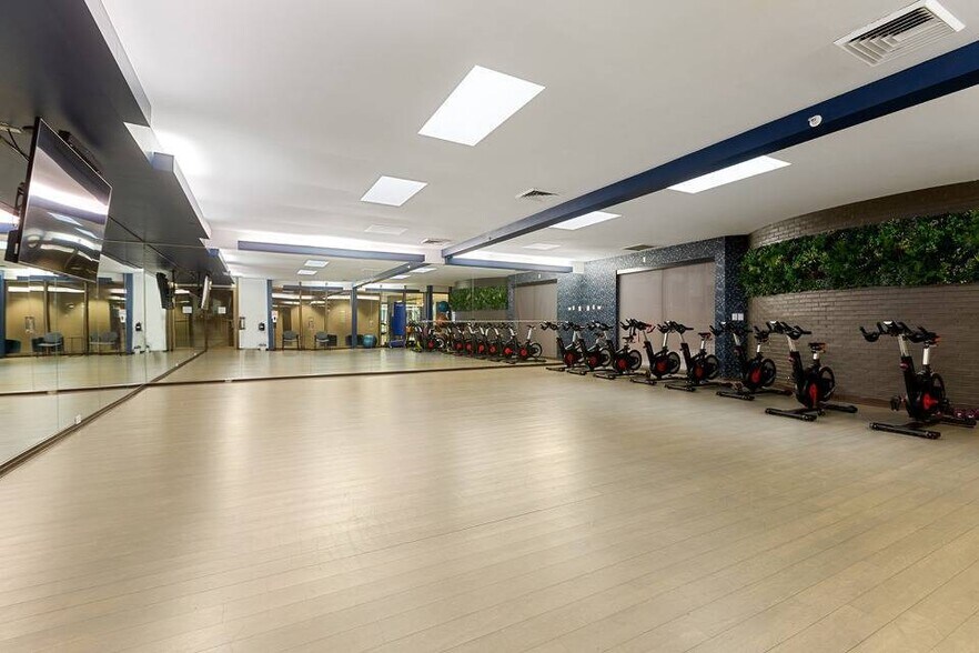 Building Photo - 401 E Ontario St