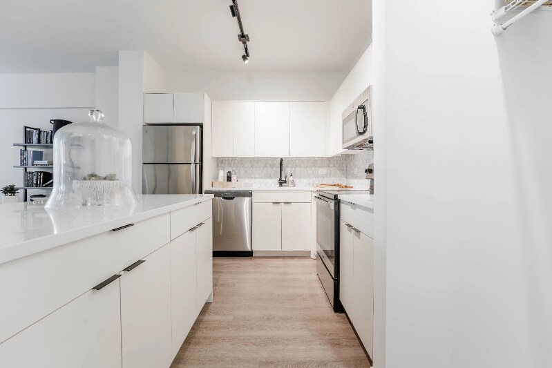 Building Photo - 33 E Chestnut St