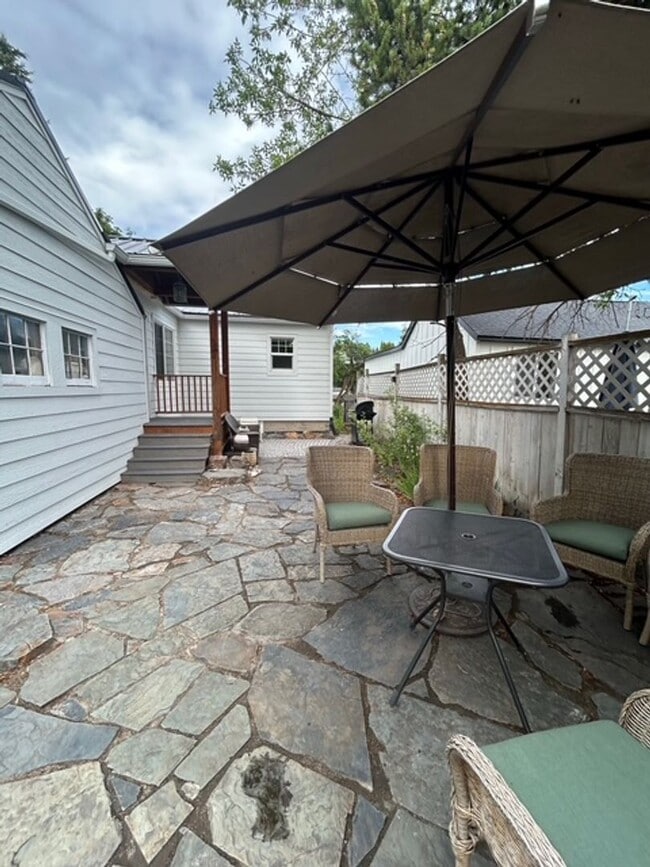 Building Photo - Charming 3 Bedroom, 2 Bath House on the East Side of Kalispell