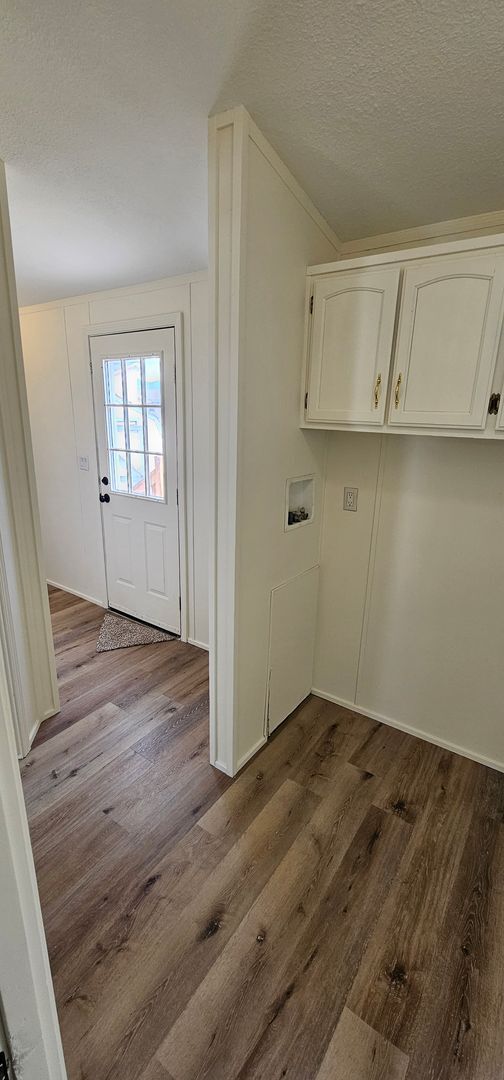 Building Photo - Fully Renovated 3Bd/2Ba Home in River Rock Fenced Yard Pet Friendly