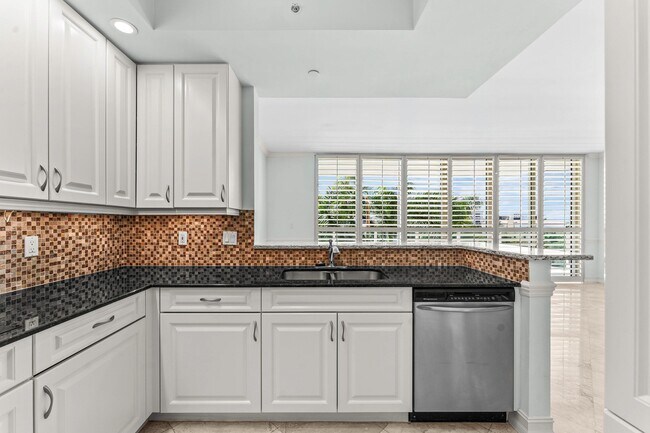 Building Photo - 550 SE Mizner Blvd