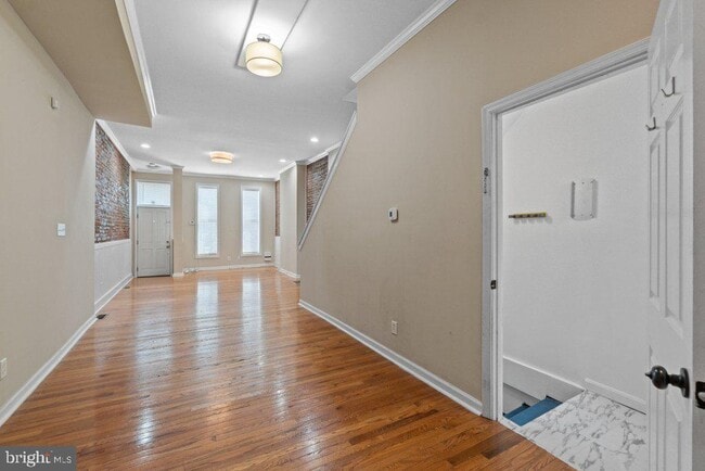 Building Photo - 226 S Patterson Park Ave