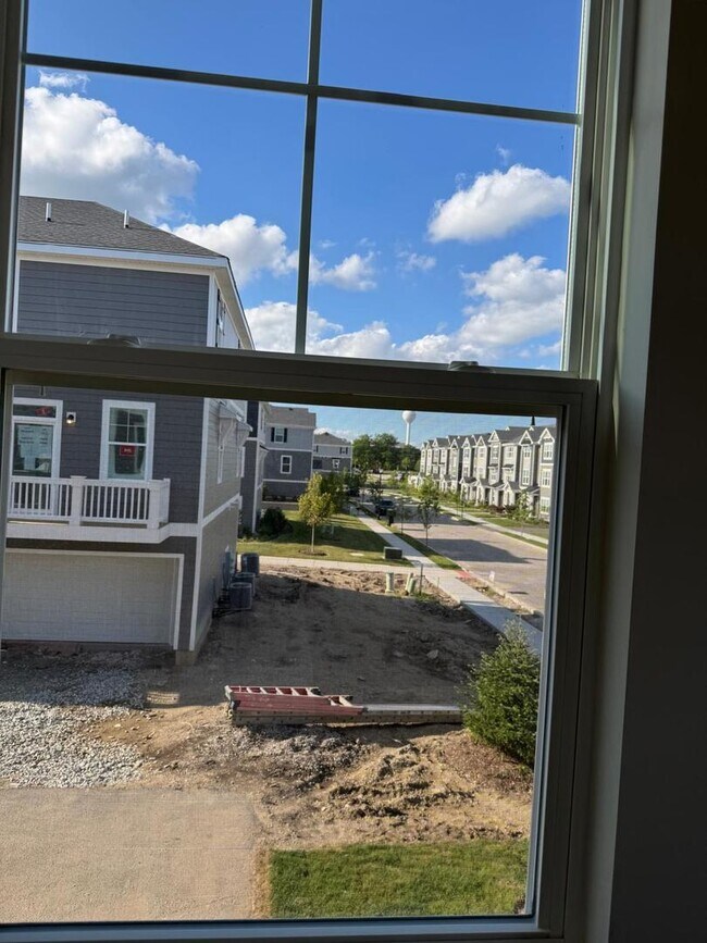 Building Photo - 2156 Glacier St