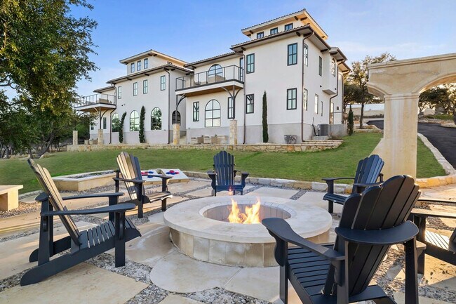 Building Photo - 2701 Bumble Bee Dr