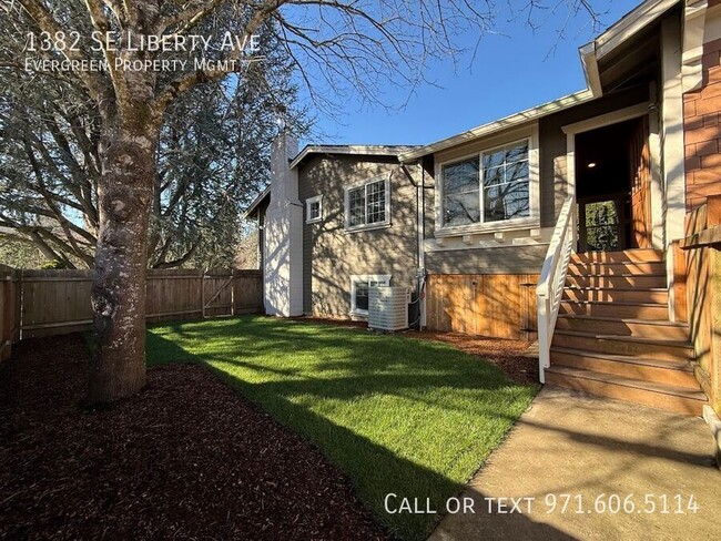 Building Photo - 1382 SE Liberty Ave