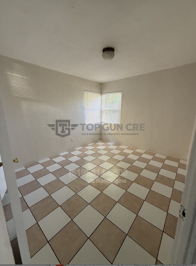 Building Photo - 4050-58 42nd St