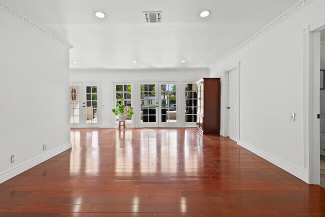 Building Photo - 23036 Burbank Blvd