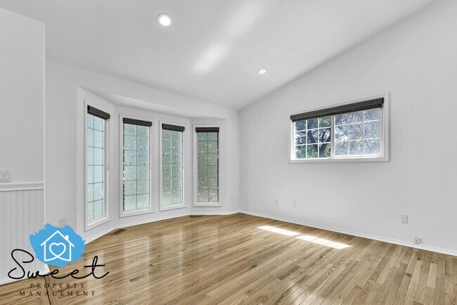 Building Photo - 5499 S Yarrow Pl