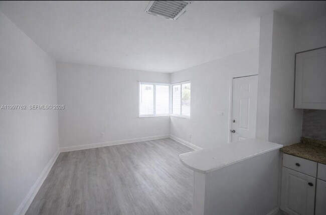 Building Photo - 1070 NE 80th St