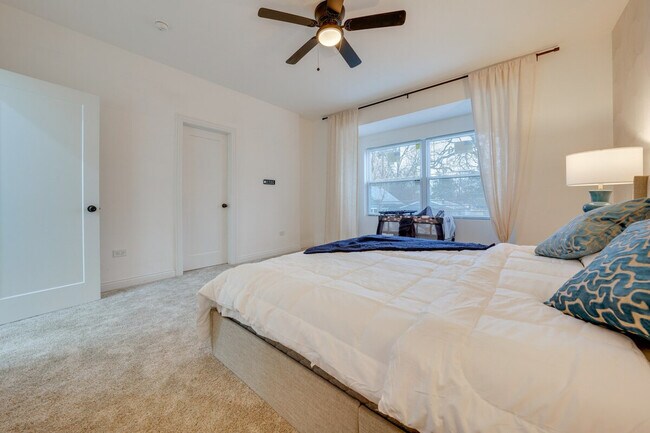 Building Photo - 4727D Yender Ave