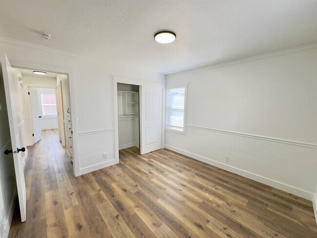 Building Photo - 1657 N 400 W