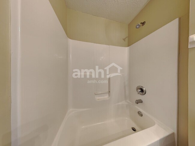 Building Photo - 7852 Highbrook Dr