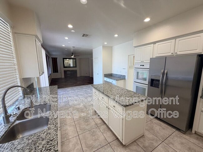 Building Photo - 925 Lexington Cross Dr