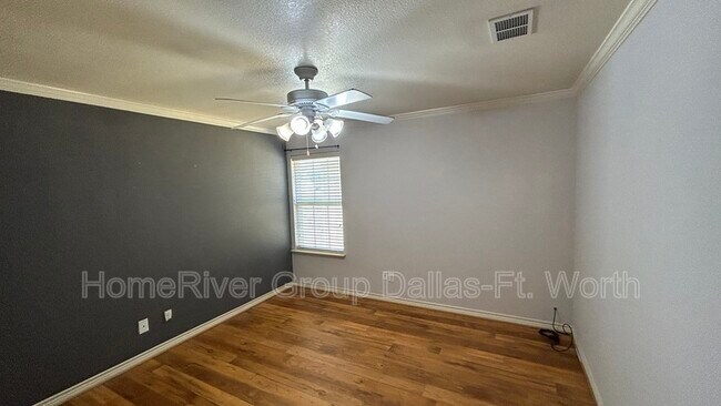 Building Photo - 4814 Spring Ave