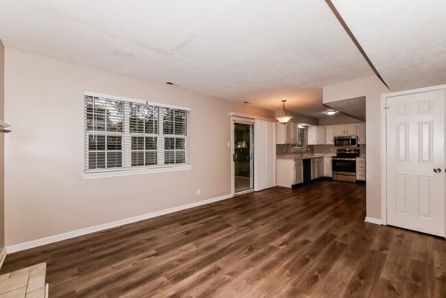 Building Photo - 7735 Bayridge Dr