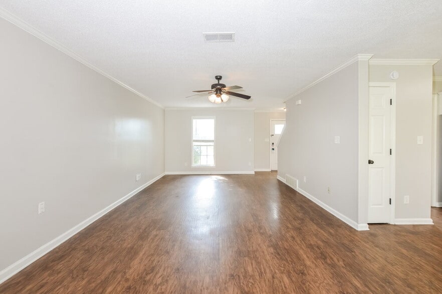 Building Photo - 6331 Fairway Hill Cove