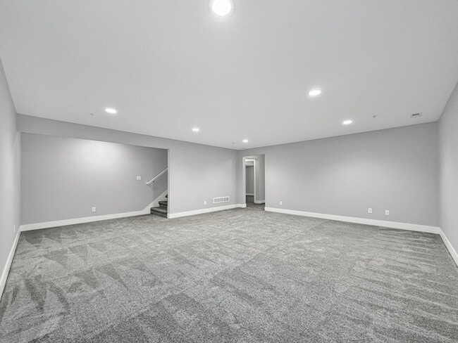 Building Photo - 4419 Lower Beaver Rd