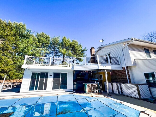 Building Photo - 3502 Old Jones Rd