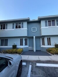 Building Photo - 1992 Alamanda Way