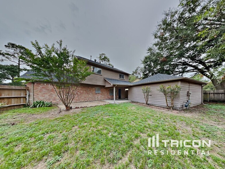 Building Photo - 5711 Kiowa Timbers Dr