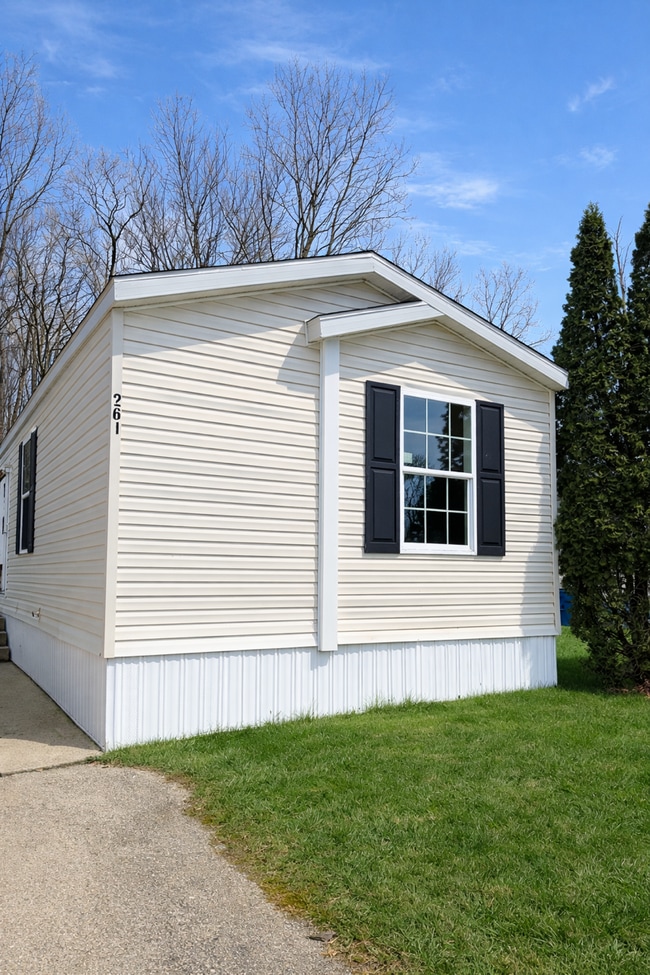 Building Photo - 261 Oak Lawn Dr