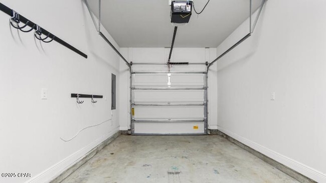 Building Photo - 7479 Shadow Lake Dr