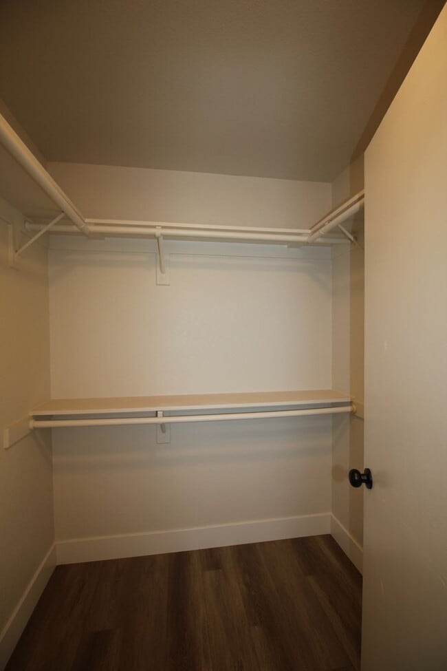 Building Photo - 9405 Salinger St