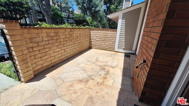 Building Photo - 13055 Mindanao Way