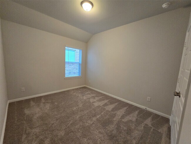 Building Photo - 2215 Villa Bella Ln