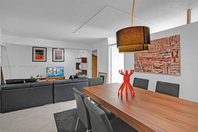 Building Photo - 1780 NE 191st St