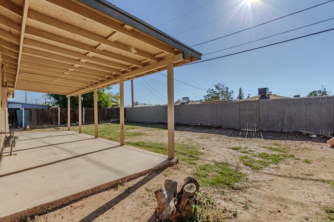 Building Photo - 2823 W Keim Dr