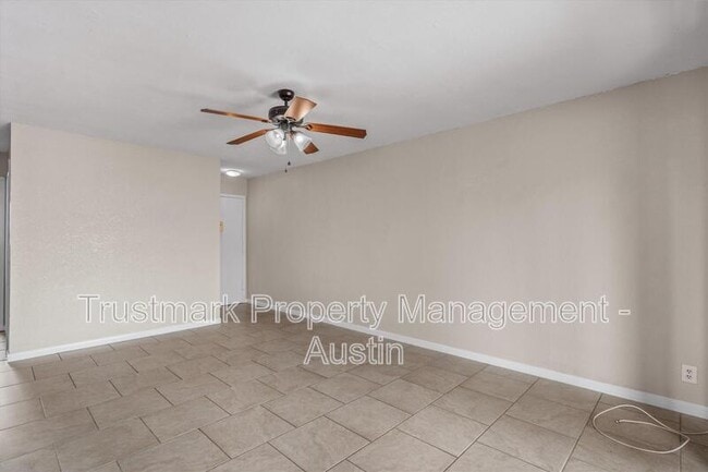 Building Photo - 2600 Penny Ln