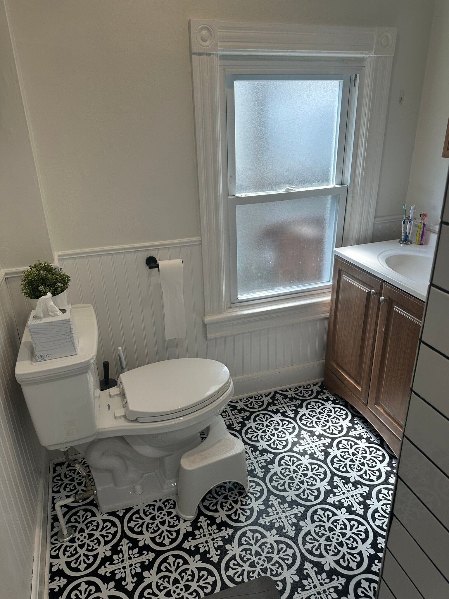 Apt B Bathroom - 84 Mount Hermon Way