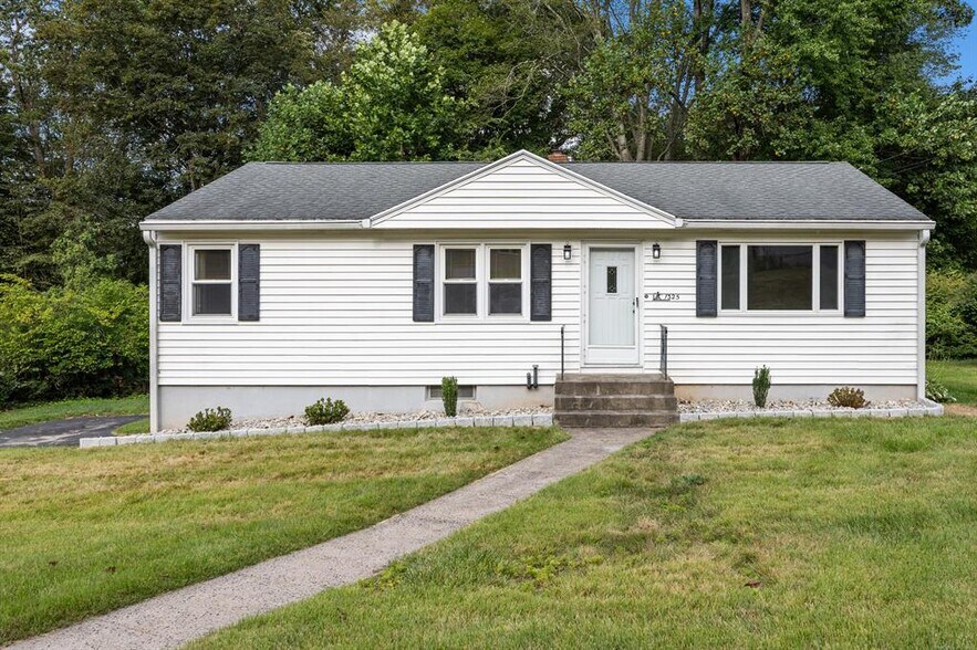 Front - 1325 Avon Blvd
