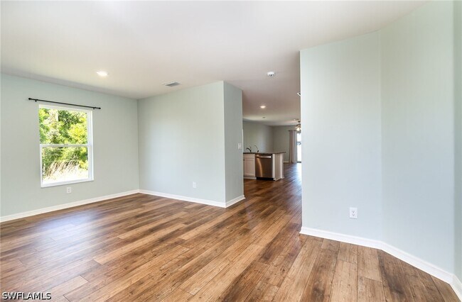 Building Photo - 165 Blackstone Dr