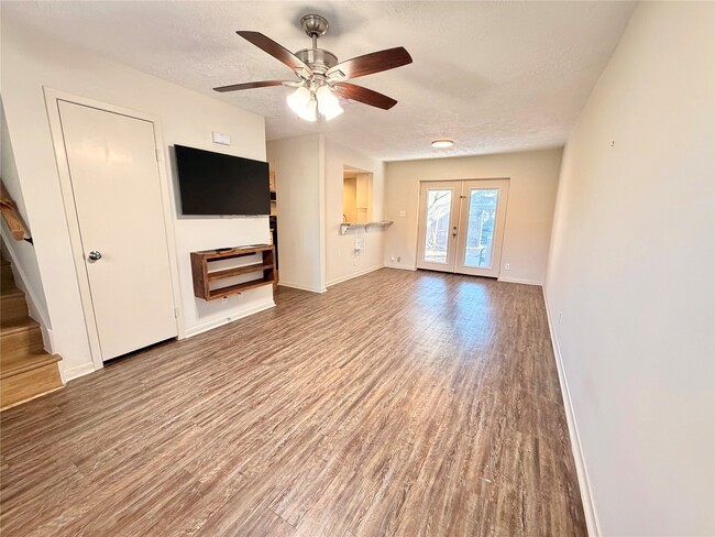 Building Photo - 9517 Clanton St