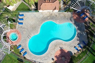 Building Photo - River Ranch Townhomes & Apartments
