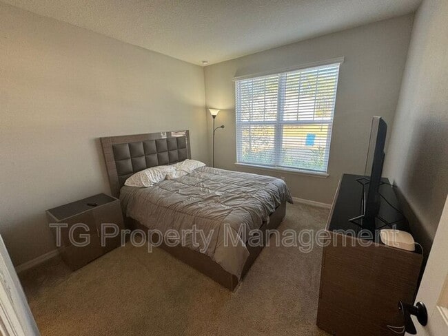 Building Photo - 217 Red Barn Rd