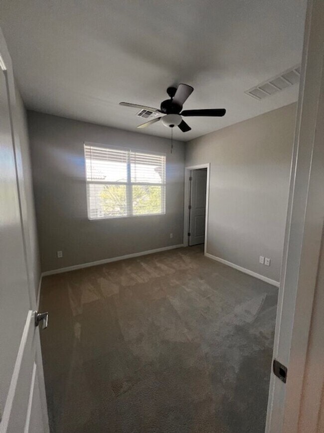 Building Photo - Move in Ready Home For Rent in Estrella!