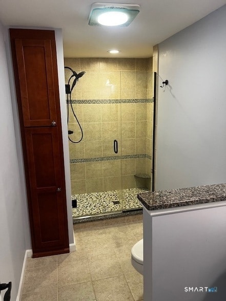 Building Photo - 64 Seymour St