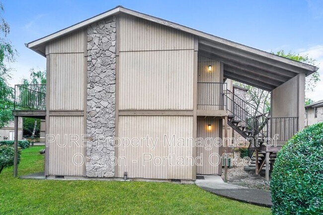 Building Photo - 14134 NE Sandy Blvd