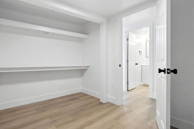 Building Photo - Downtown Sharpsburg New Remodel - 3 Bed, 2...