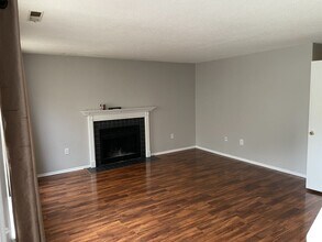 Building Photo - Close to Lexington Medical Center, University of South Carolina, I-26 and I-20